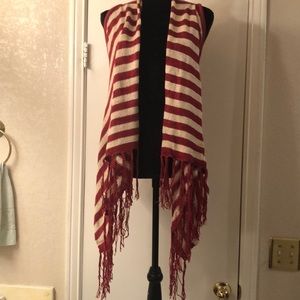 PG398 Woman’s SayWhat brand. SzS/M Cardigan Vest